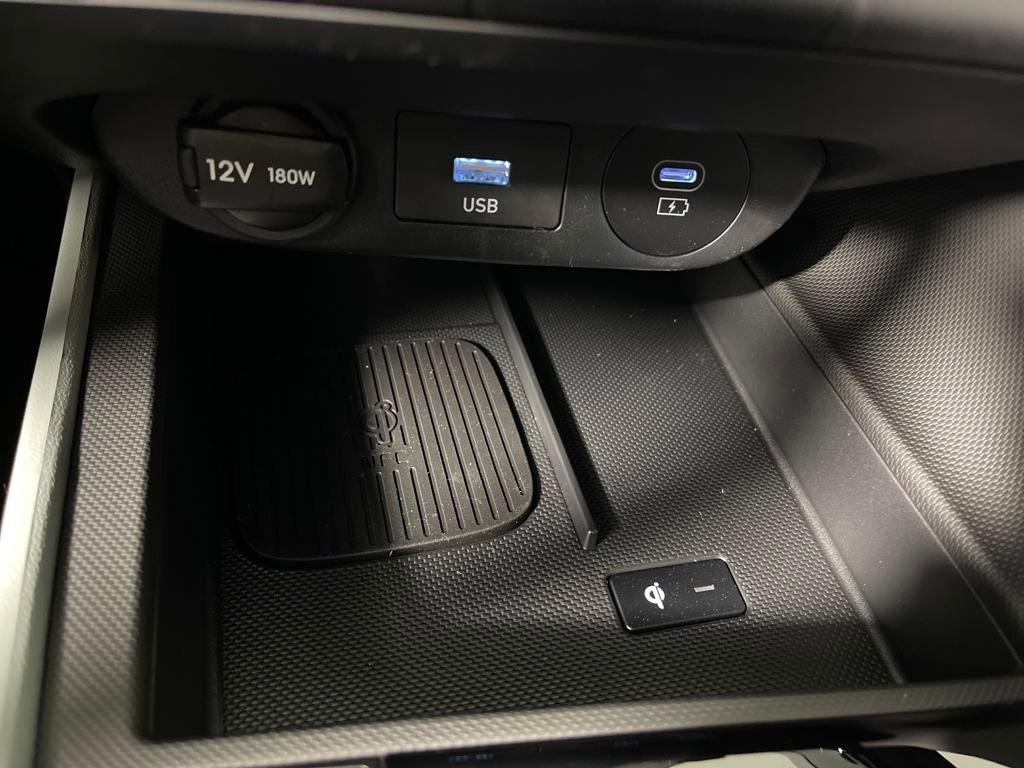 New 2025 Hyundai Elantra Limited image 28