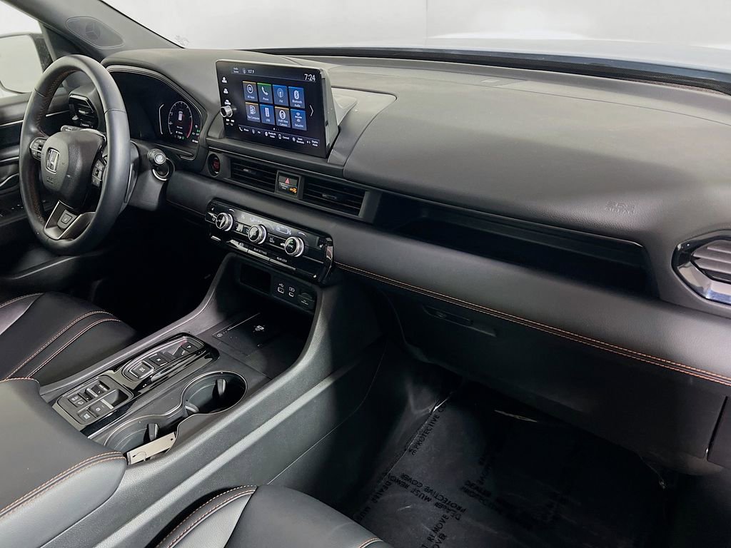 Used 2025 Honda Pilot TrailSport image 28