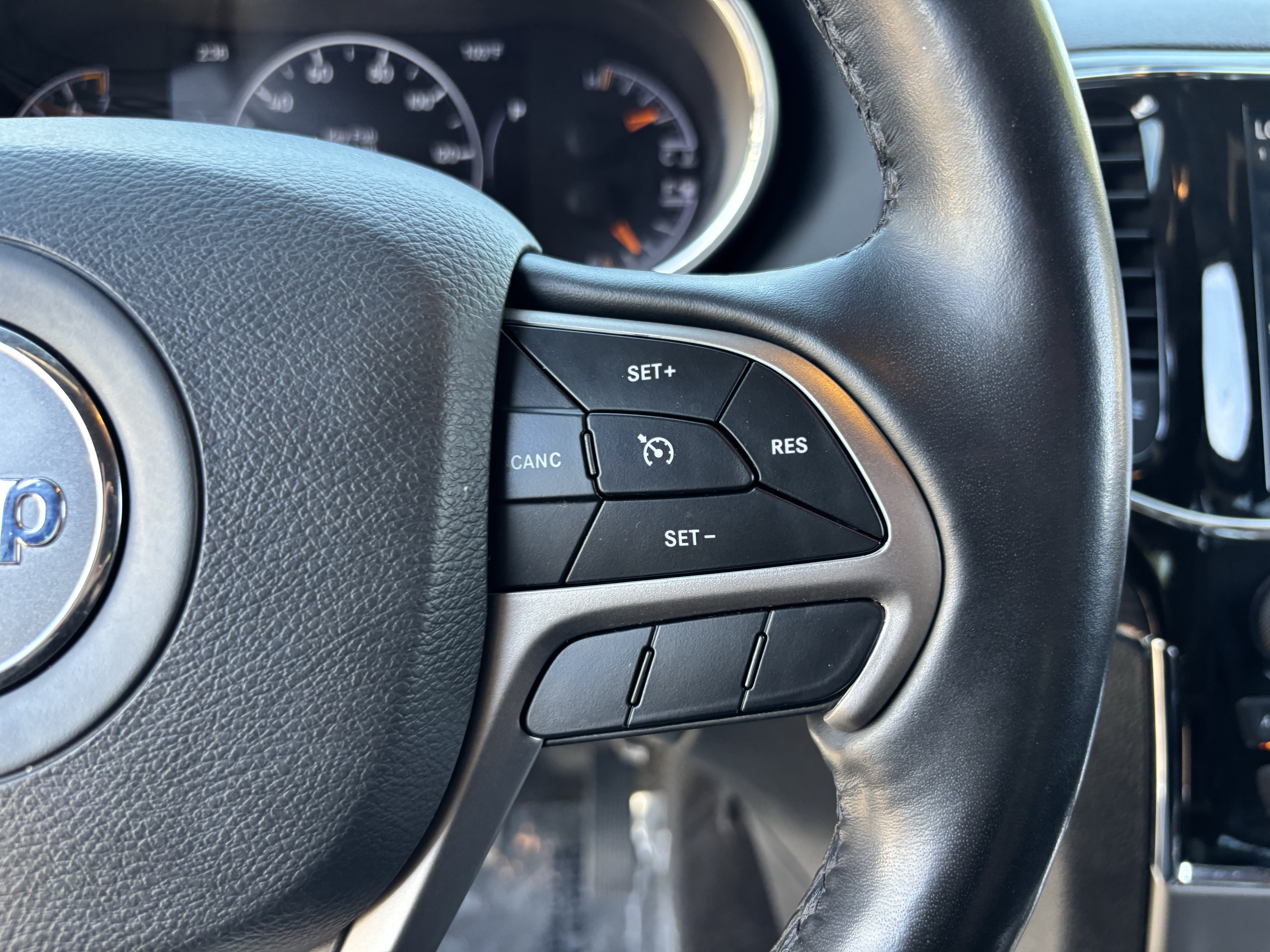 Used 2021 Jeep Grand Cherokee Limited AWD/4WD image 27