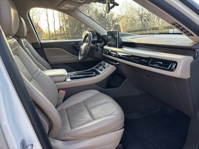 Certified 2020 Lincoln Aviator Reserve w/ Elements Package Plus AWD/4WD image 9