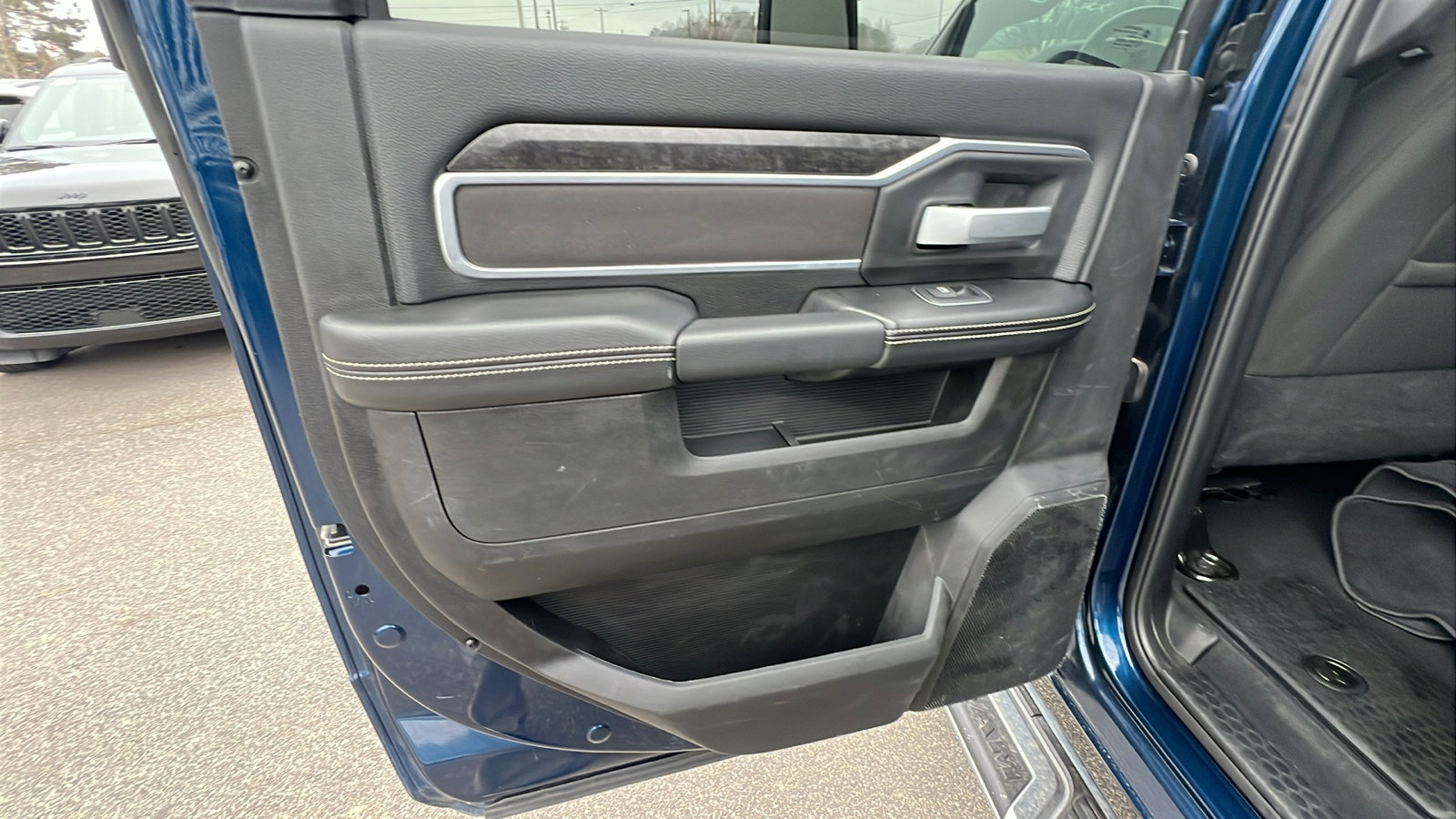 Used 2024 RAM 2500 Big Horn w/ Bed Utility Group image 23