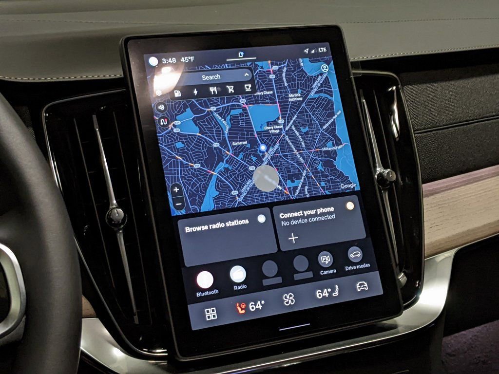 New 2025 Volvo XC90 T8 Core w/ Climate Package image 17