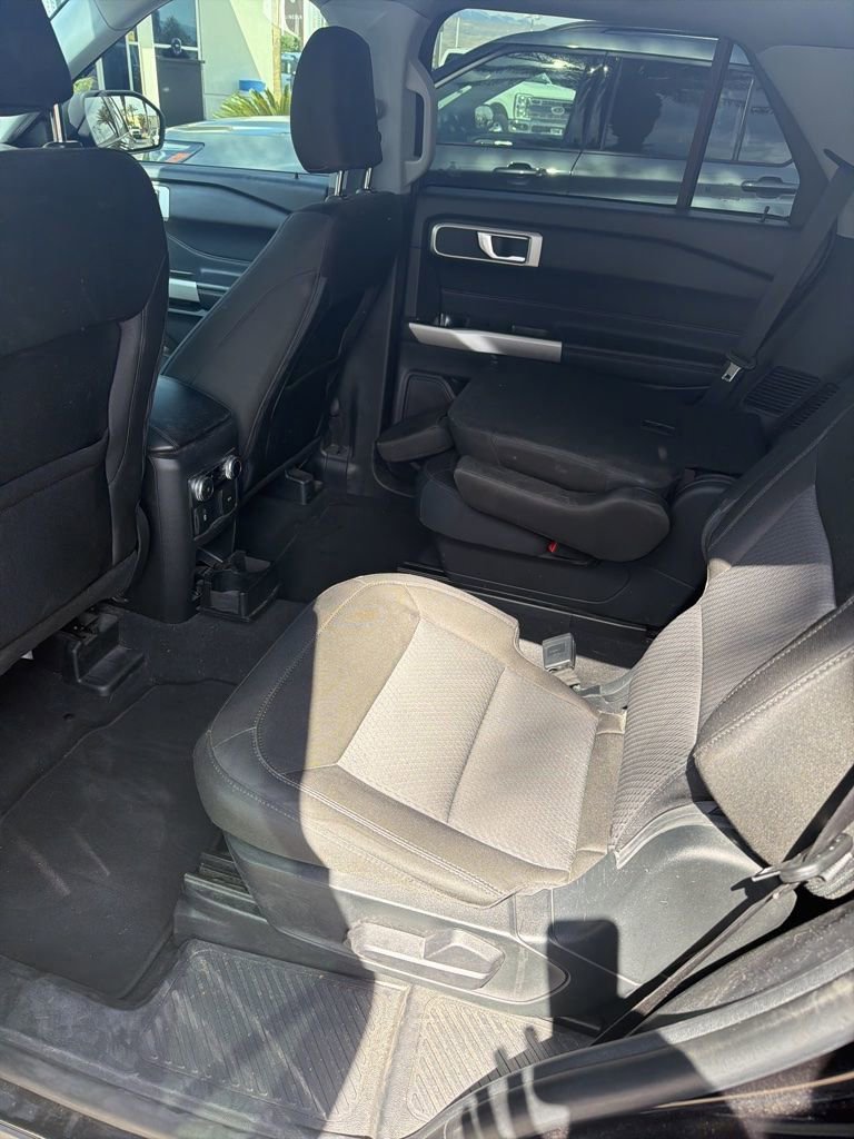 Used 2022 Ford Explorer XLT RWD image 3
