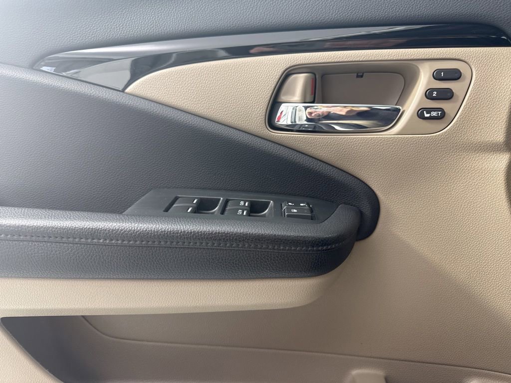 Used 2020 Honda Pilot Touring image 12