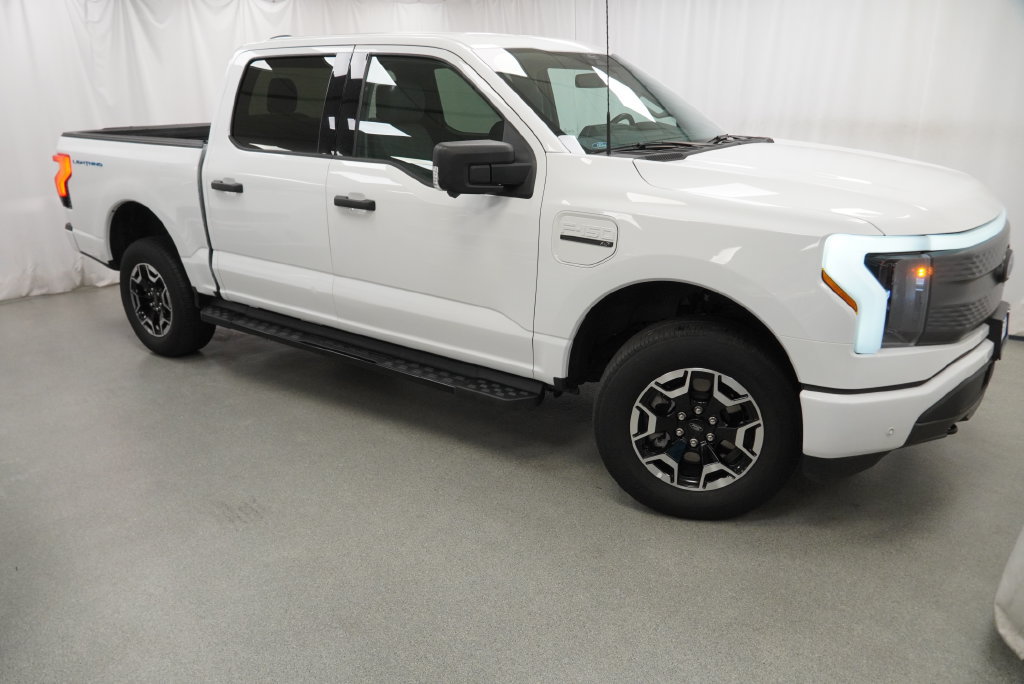 Used 2022 Ford F150 Lightning XLT AWD/4WD image 13