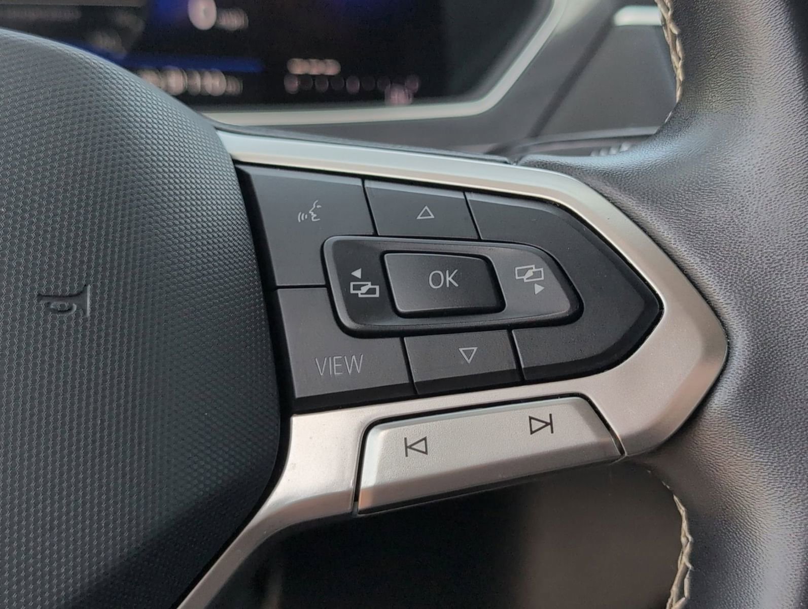 Used 2024 Volkswagen Tiguan Wolfsburg Edition image 25