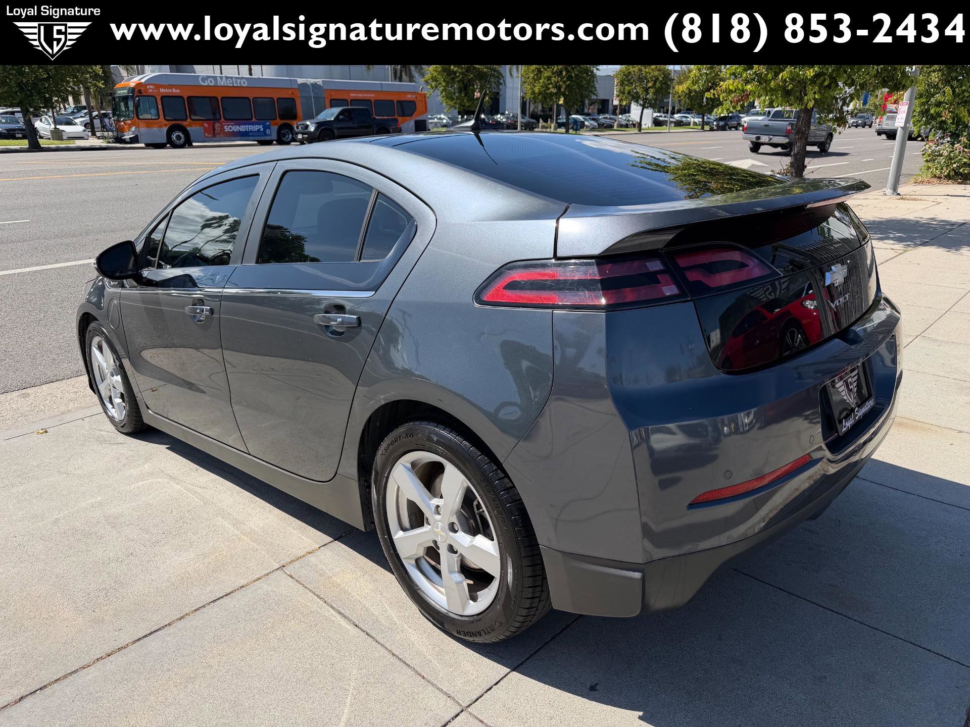 Used 2012 Chevrolet Volt Premium w/ Premium Trim Package FWD image 5