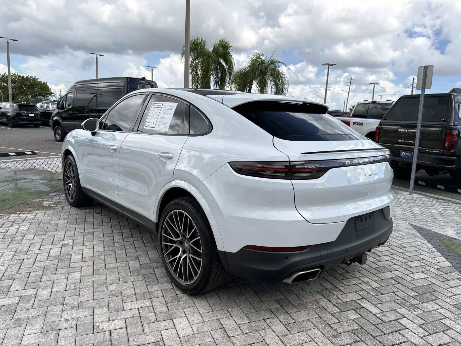 Used 2021 Porsche Cayenne Coupe w/ Premium Package AWD/4WD image 4