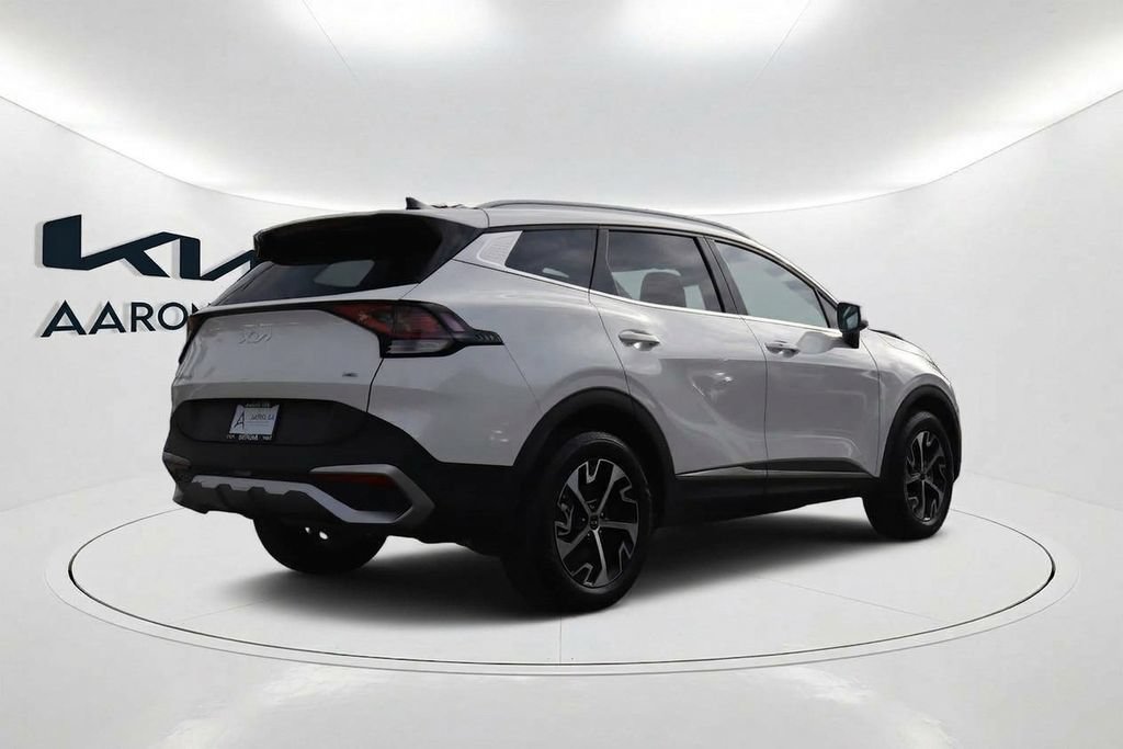 Used 2025 Kia Sportage EX AWD/4WD image 4