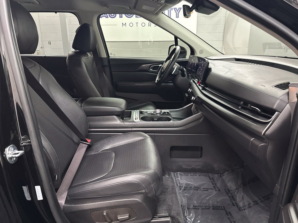 Used 2026 Kia Carnival SX w/ SX Dark Edition Package FWD image 19