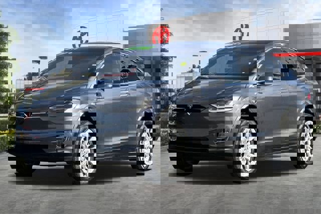 Used 2018 Tesla Model X 75D image 9