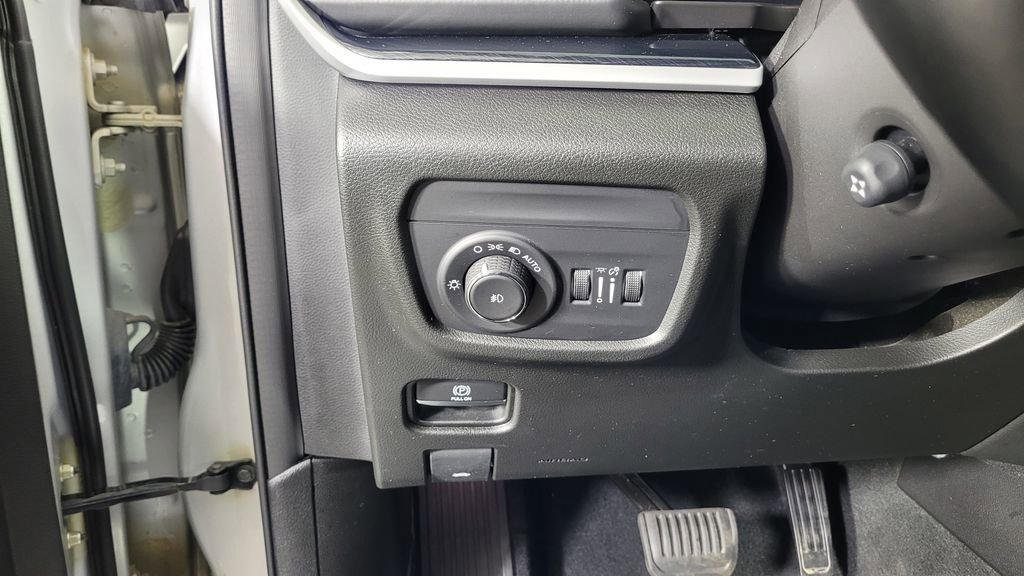 Used 2022 Jeep Grand Cherokee Trailhawk w/ Luxury Tech Group III image 19