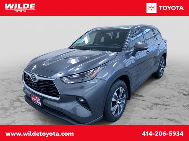 Used 2022 Toyota Highlander XLE