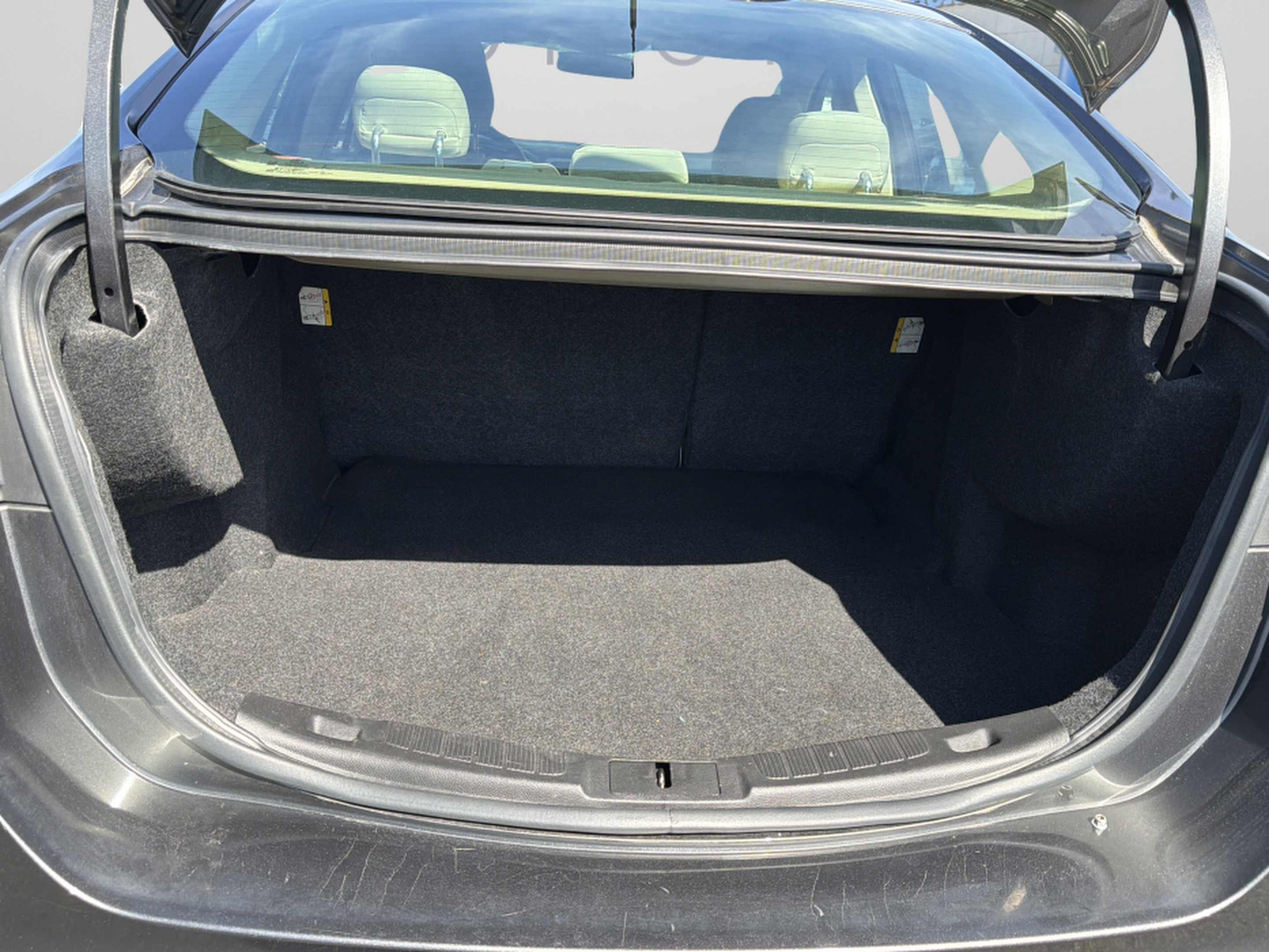 Used 2015 Ford Fusion SE FWD image 23