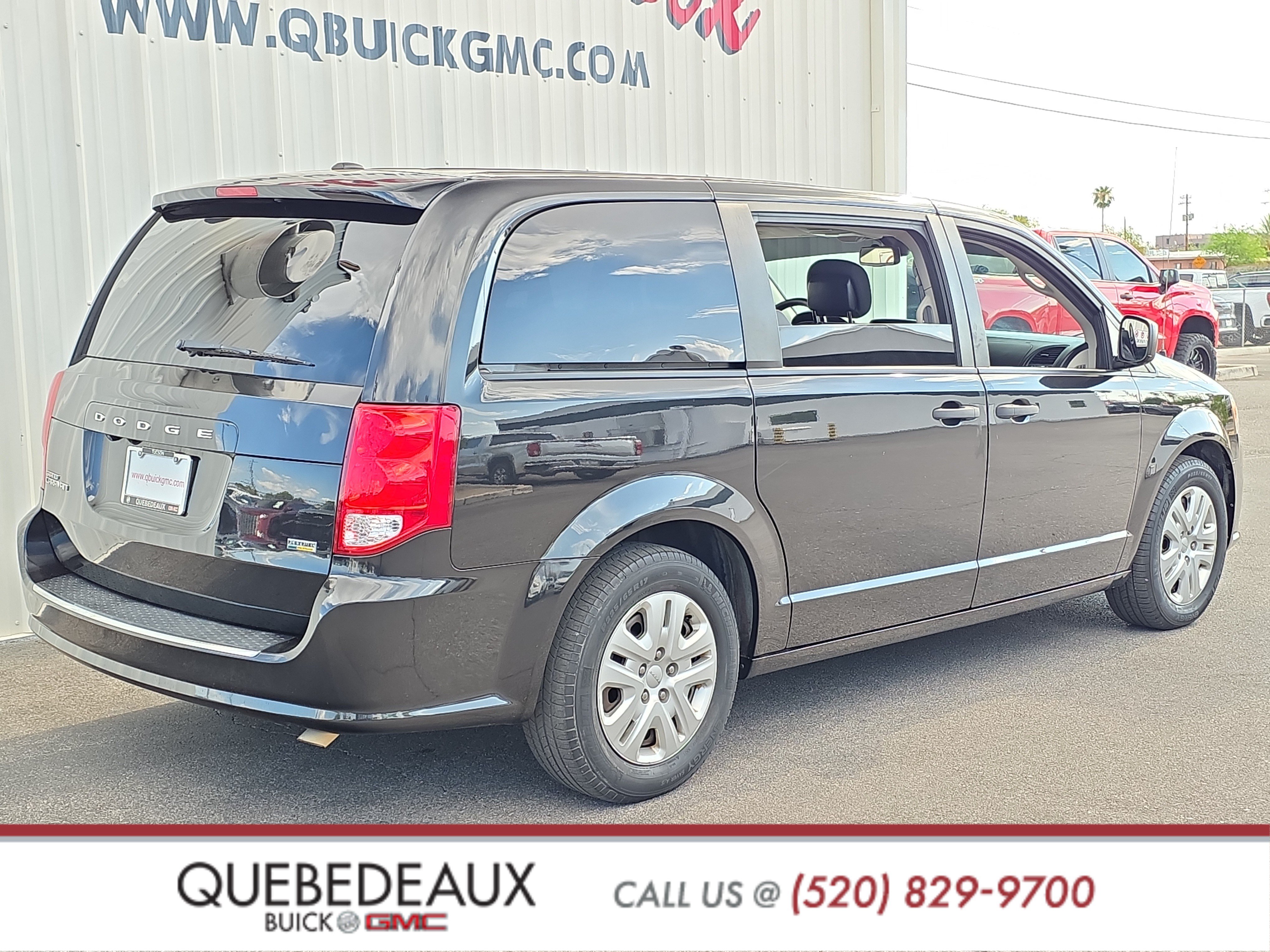 Used 2019 Dodge Grand Caravan SE w/ UConnect Hands-Free Group FWD image 7