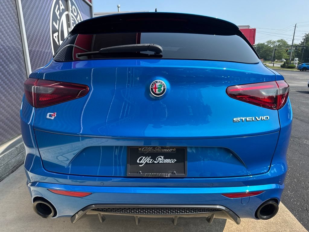 Used 2023 Alfa Romeo Stelvio Veloce AWD/4WD image 10