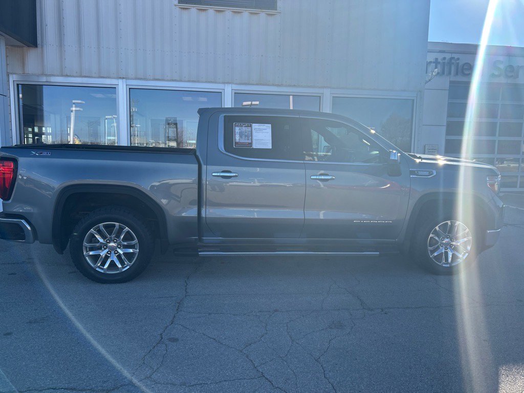 Used 2022 GMC Sierra 1500 SLT w/ SLT Premium Plus Package image 4