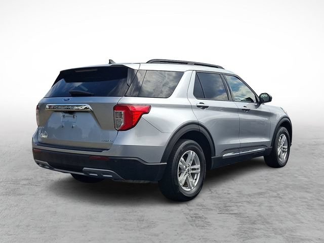 Used 2022 Ford Explorer XLT w/ Equipment Group 202A AWD/4WD image 6