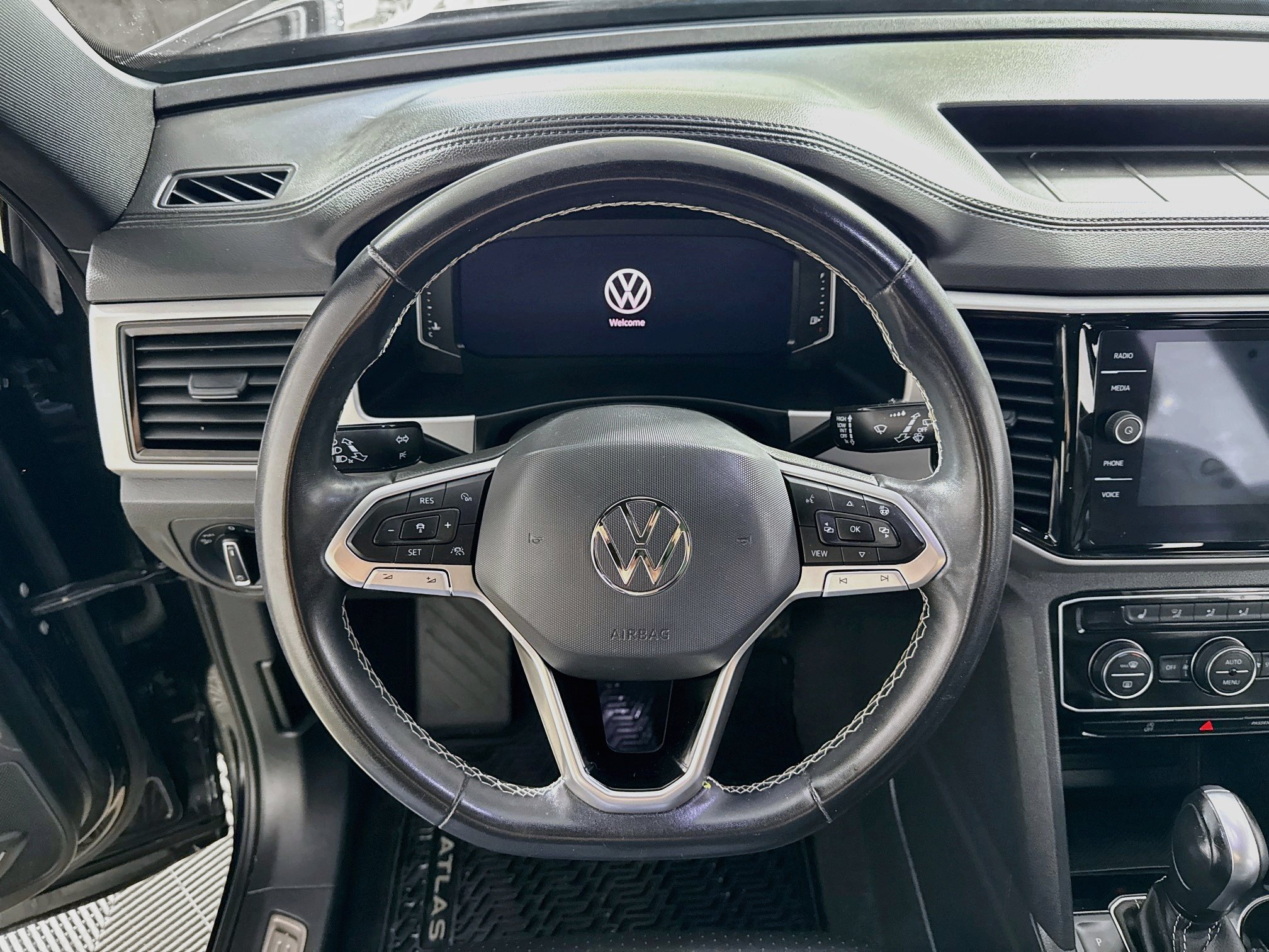 Used 2023 Volkswagen Atlas Cross Sport SEL AWD/4WD image 16