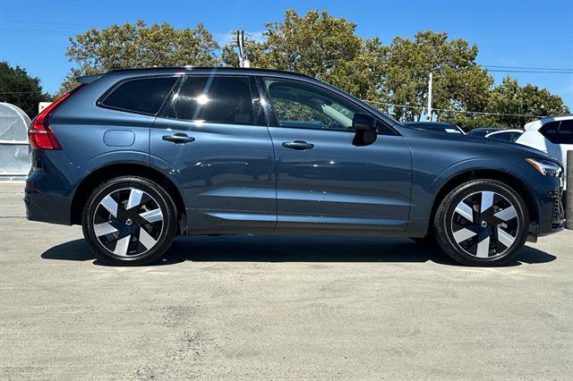 Used 2024 Volvo XC60 T8 Ultimate w/ Protection Package Premier AWD/4WD image 2