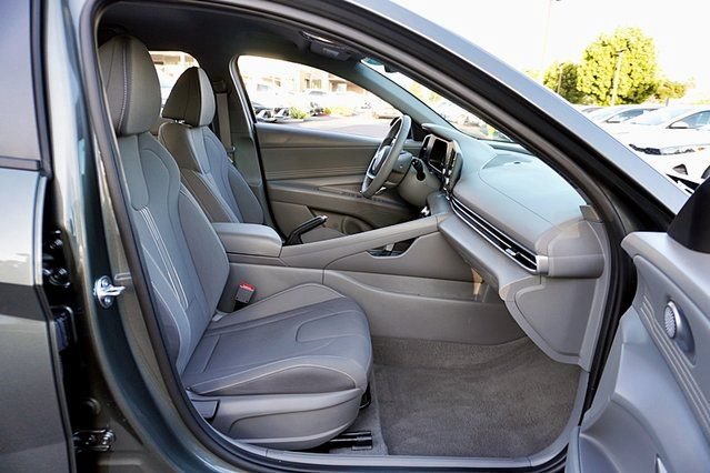 Certified 2026 Hyundai Elantra Sport FWD image 11