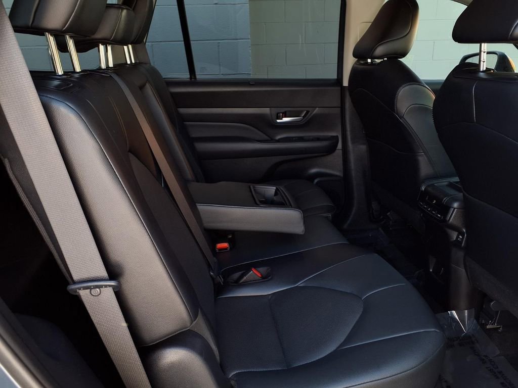 Certified 2024 Toyota Grand Highlander XLE image 48