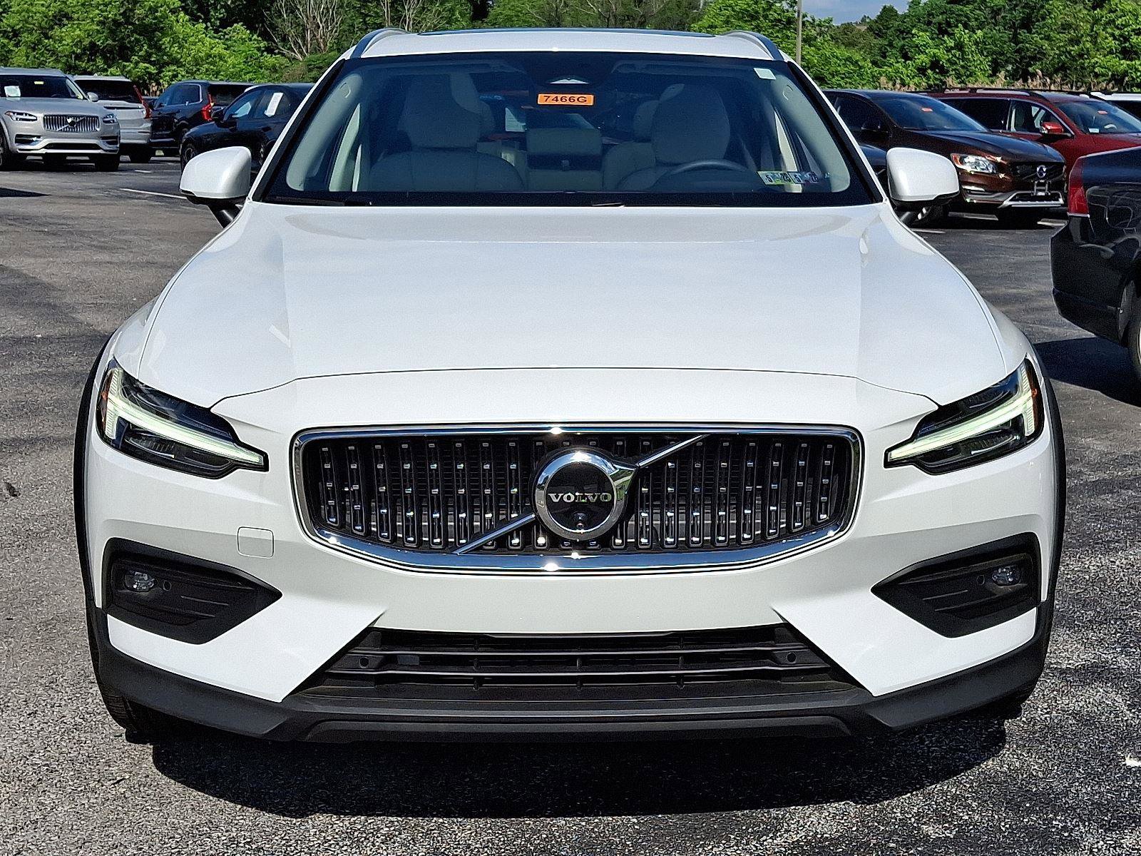 Certified 2024 Volvo V60 B5 Cross Country Plus image 2