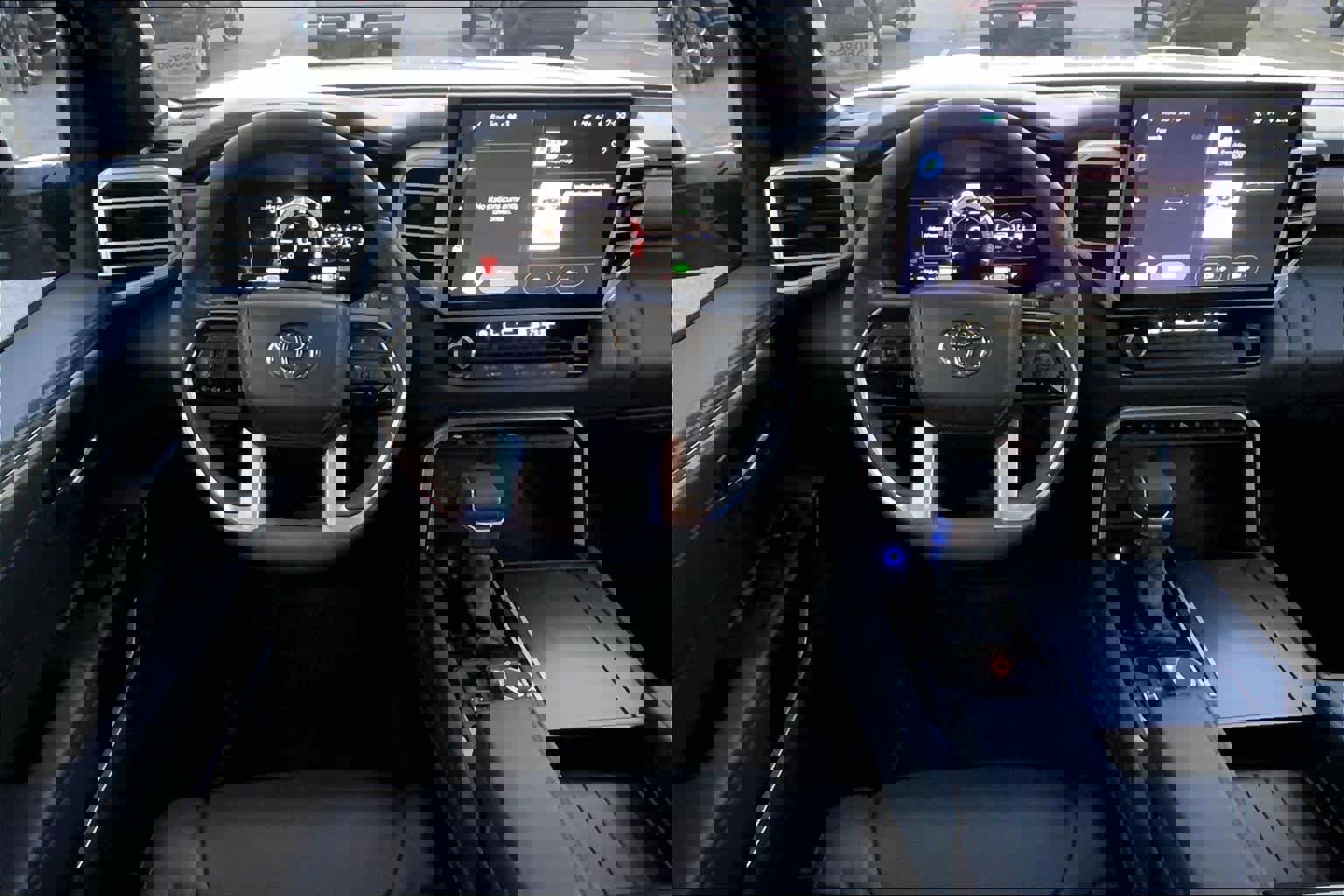 Used 2025 Toyota Sequoia Platinum image 6