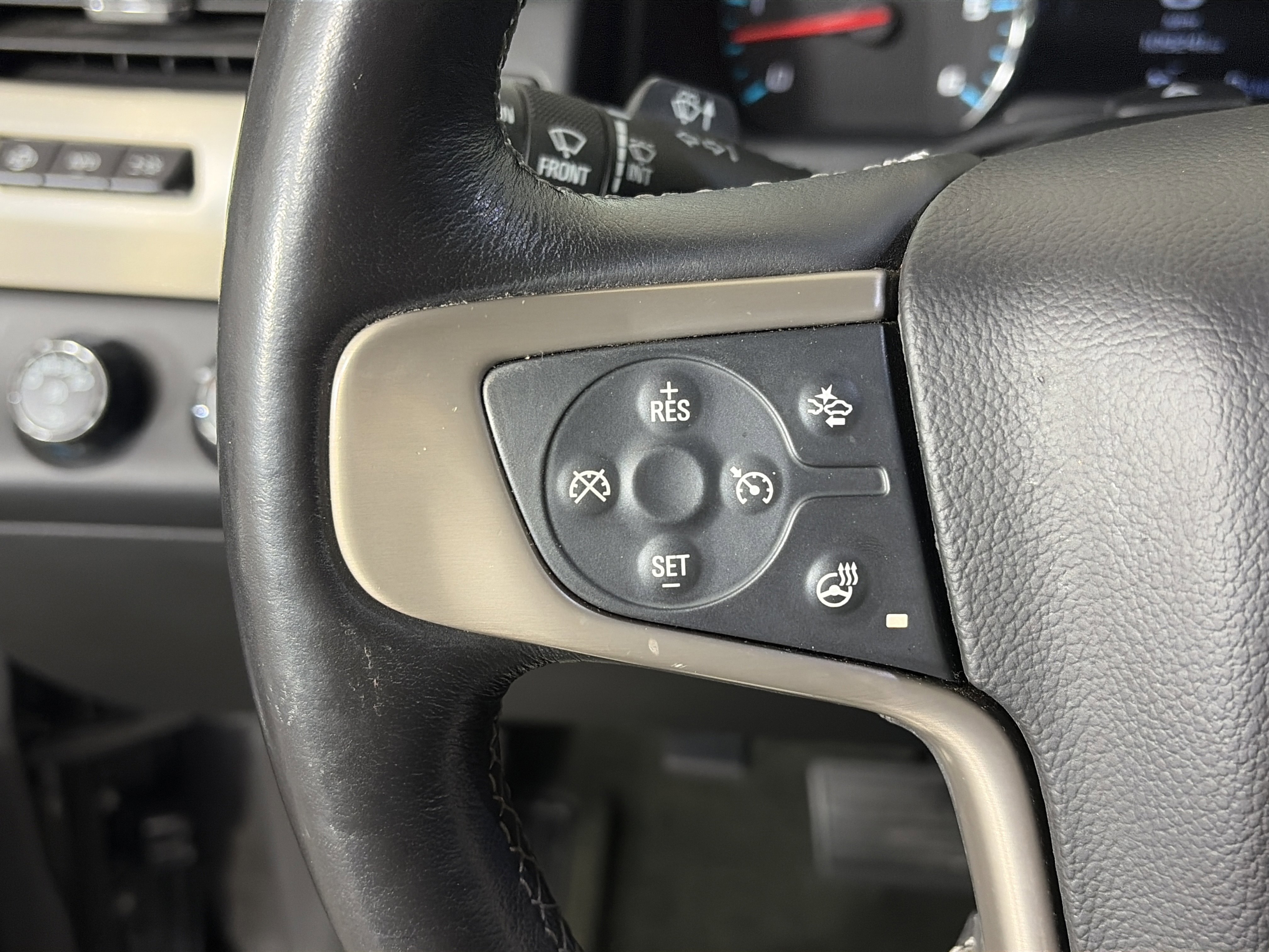 Used 2018 GMC Yukon Denali image 28