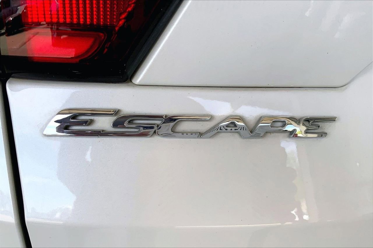 Used 2019 Ford Escape SE image 9