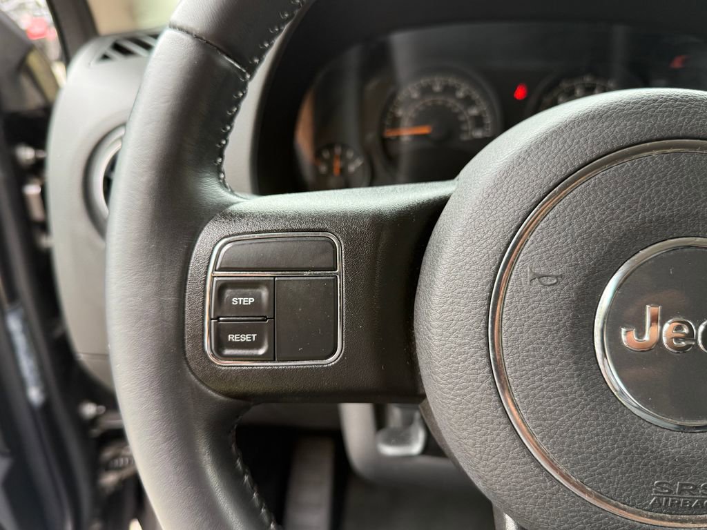Used 2016 Jeep Patriot Latitude AWD/4WD image 20
