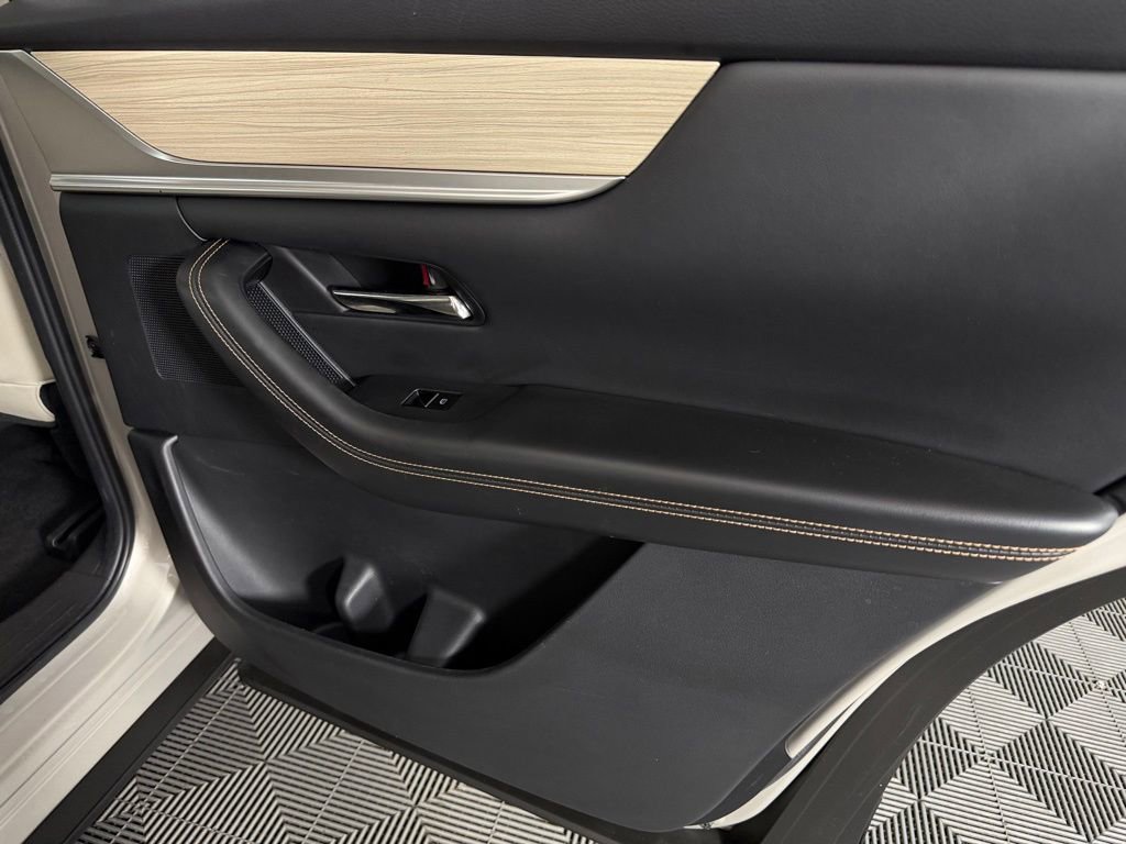 Used 2024 MAZDA CX-90 Plug-In Hybrid w/ Preferred image 31