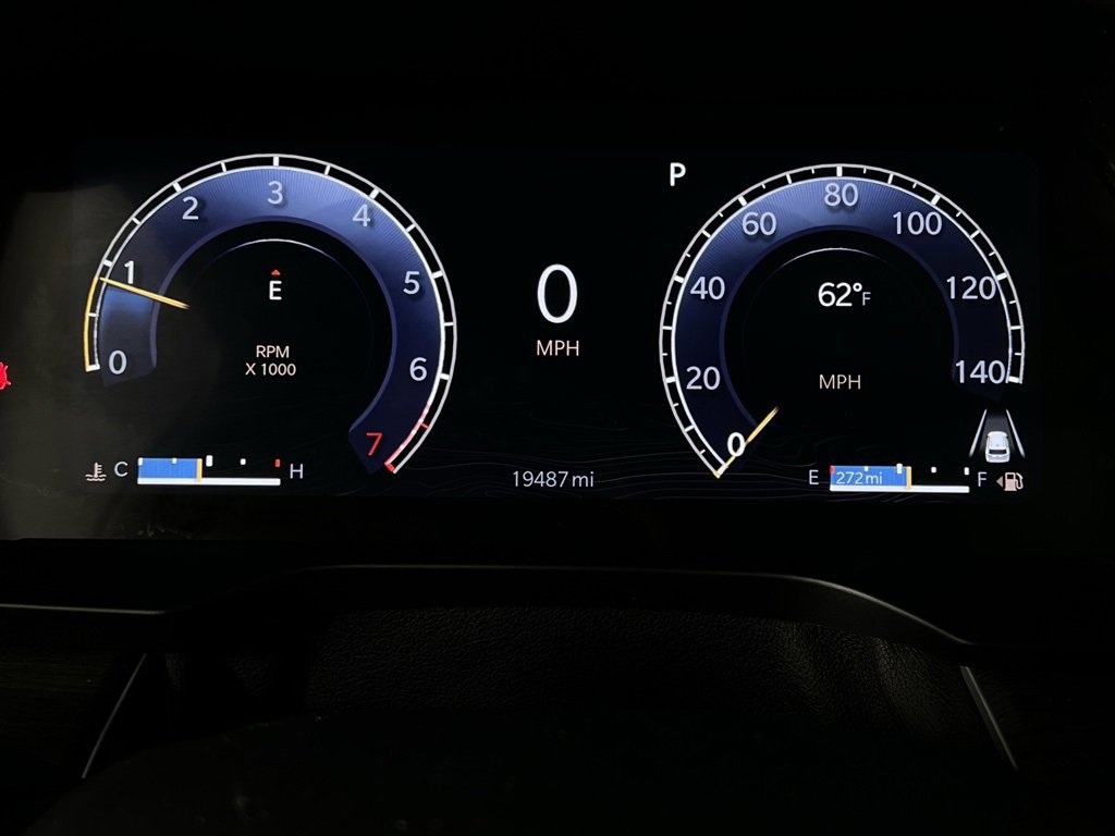 Used 2024 Jeep Grand Cherokee Limited w/ Luxury Tech Group II image 15