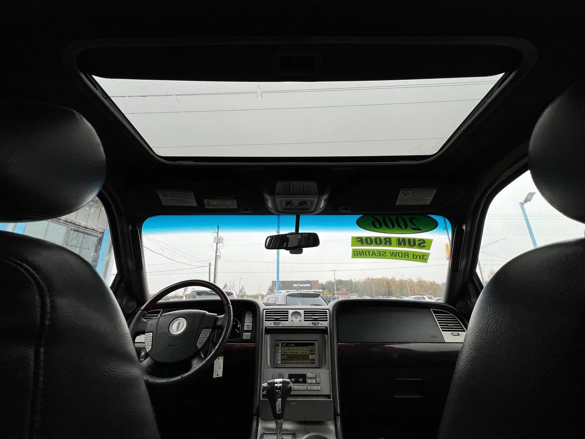 Used 2006 Lincoln Navigator Ultimate image 25