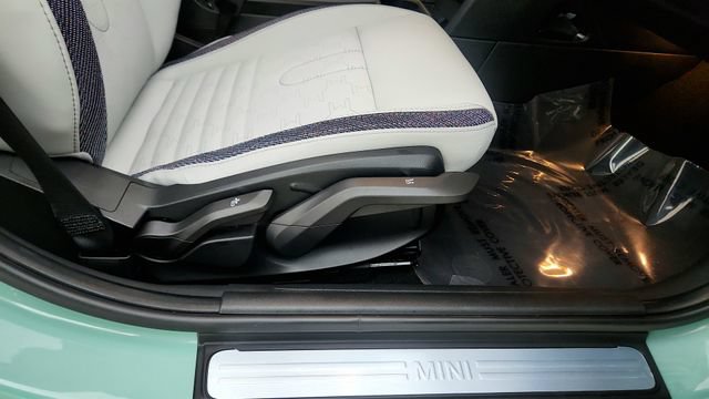 Used 2025 MINI Cooper S FWD image 37
