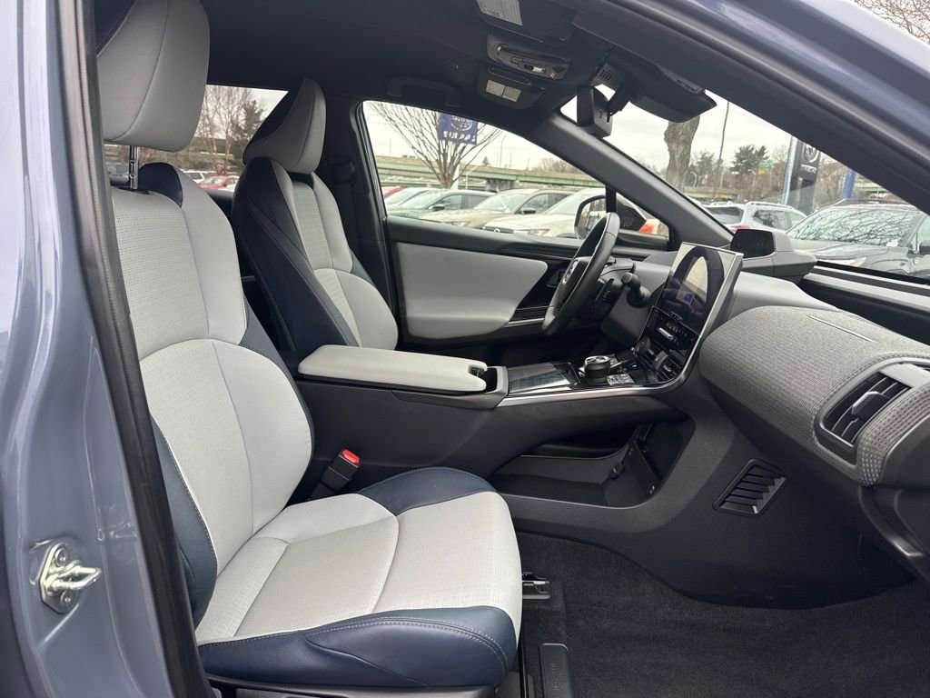 Used 2023 Subaru Solterra Limited image 28