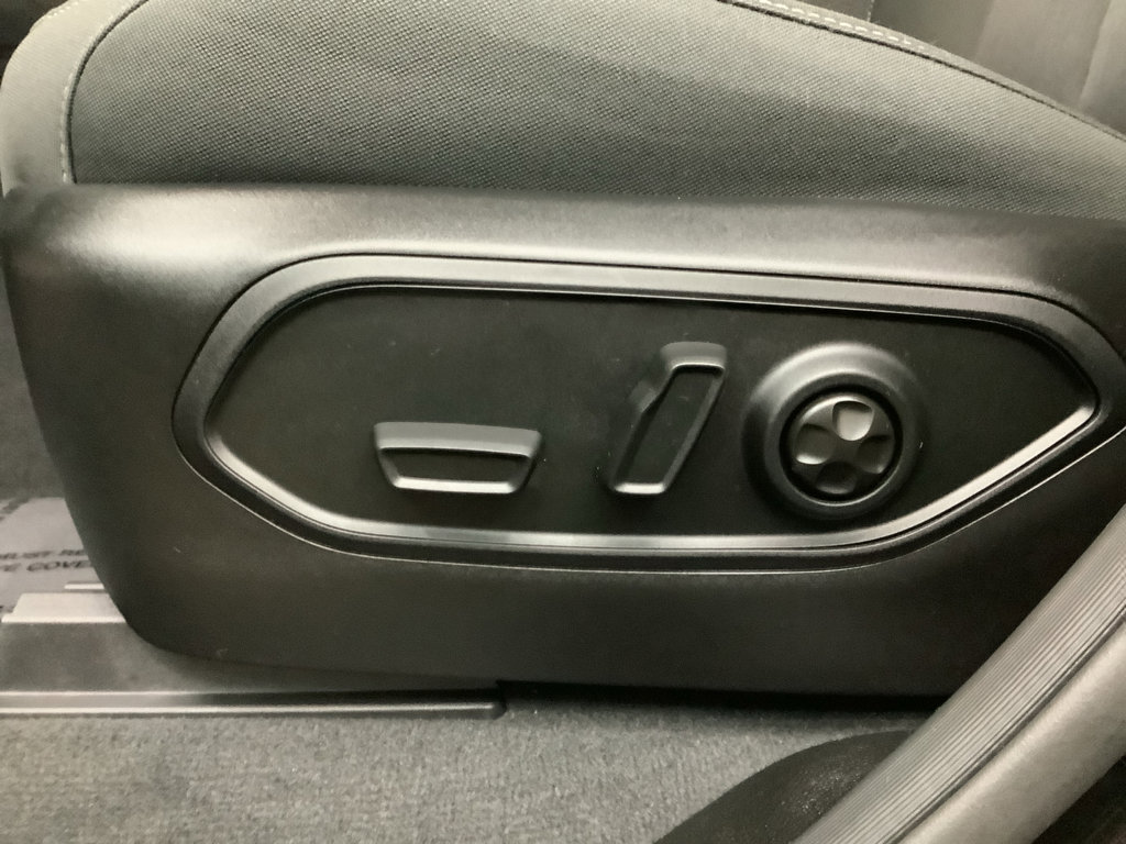 New 2025 Jeep Grand Cherokee L Laredo image 14