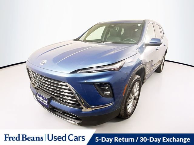 Used 2025 Buick Enclave Preferred image 3