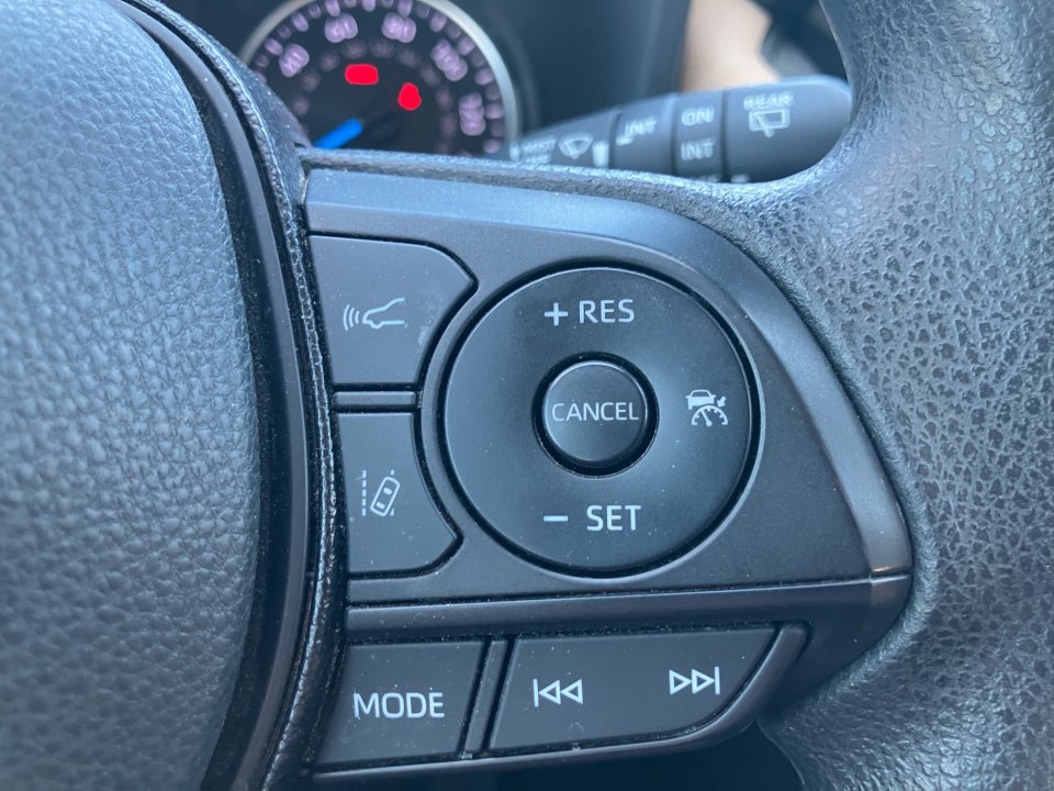 Used 2021 Toyota RAV4 XLE image 23