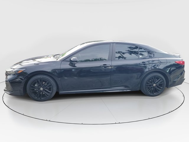 Used 2025 Toyota Camry SE FWD image 4