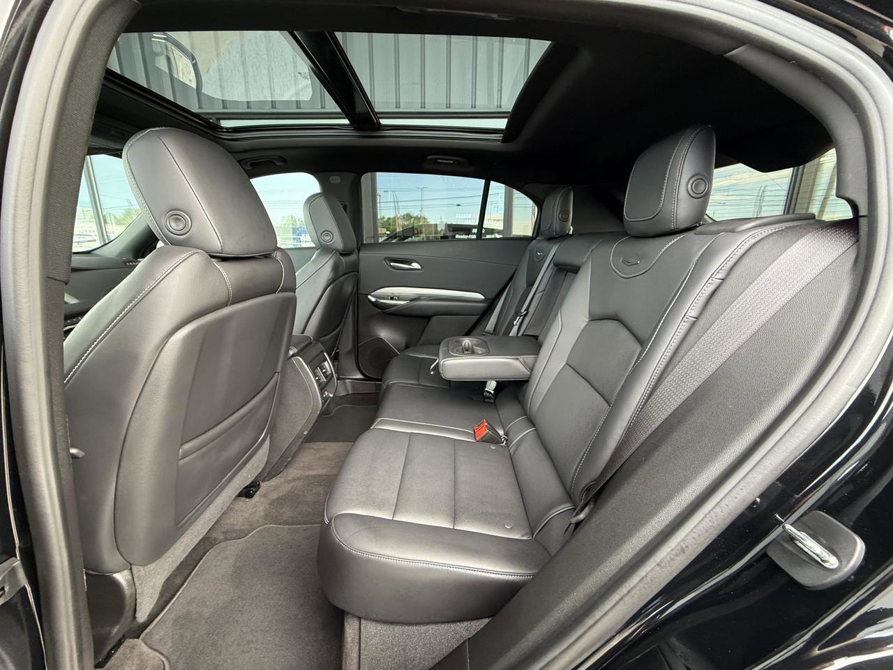 Used 2023 Cadillac XT4 Premium Luxury w/ Technology Package AWD/4WD image 39