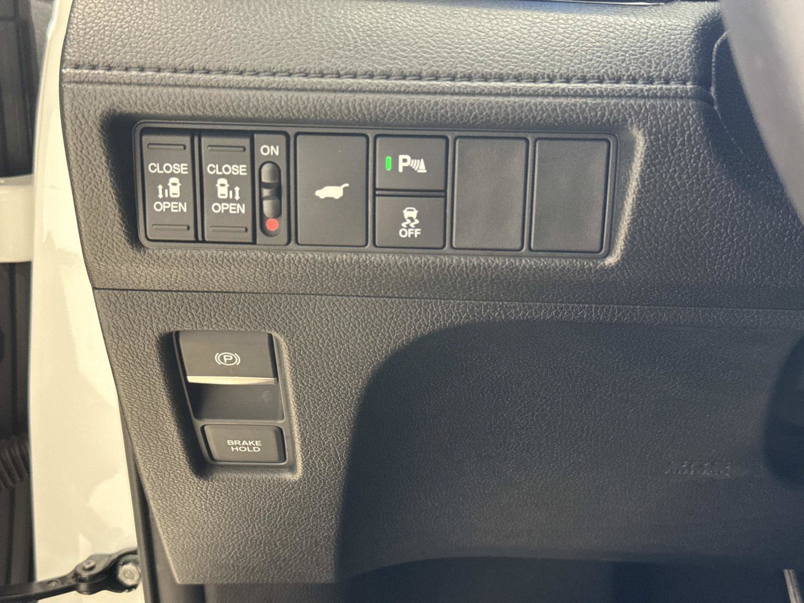 Used 2025 Honda Odyssey Elite image 32