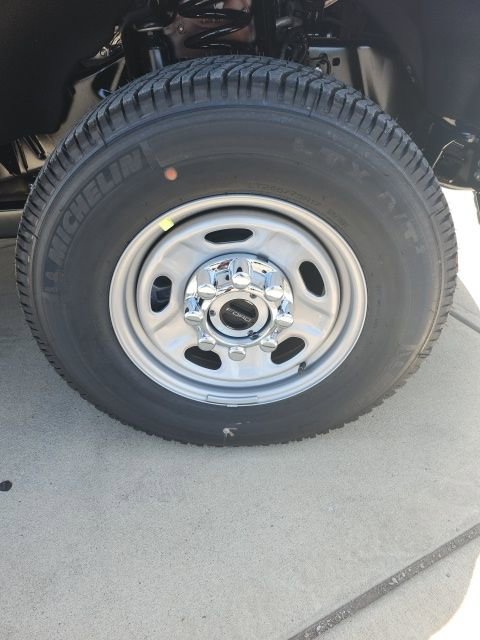 New 2026 Ford F250 XL w/ XL Chrome Package image 10