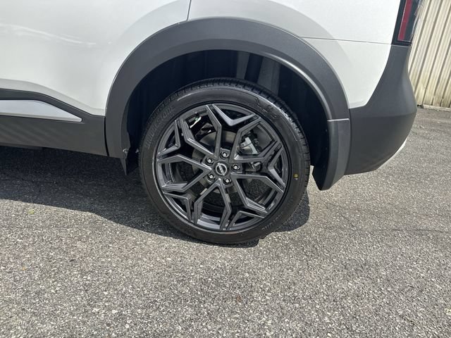 New 2026 Nissan Kicks SR FWD image 31