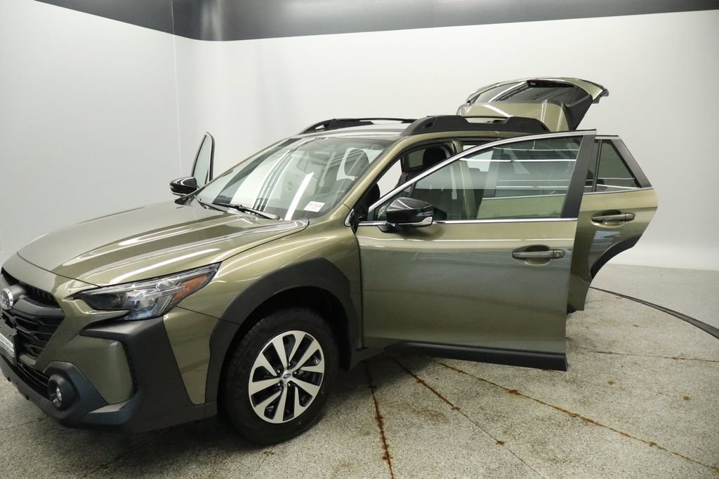 Used 2025 Subaru Outback Premium AWD/4WD image 22