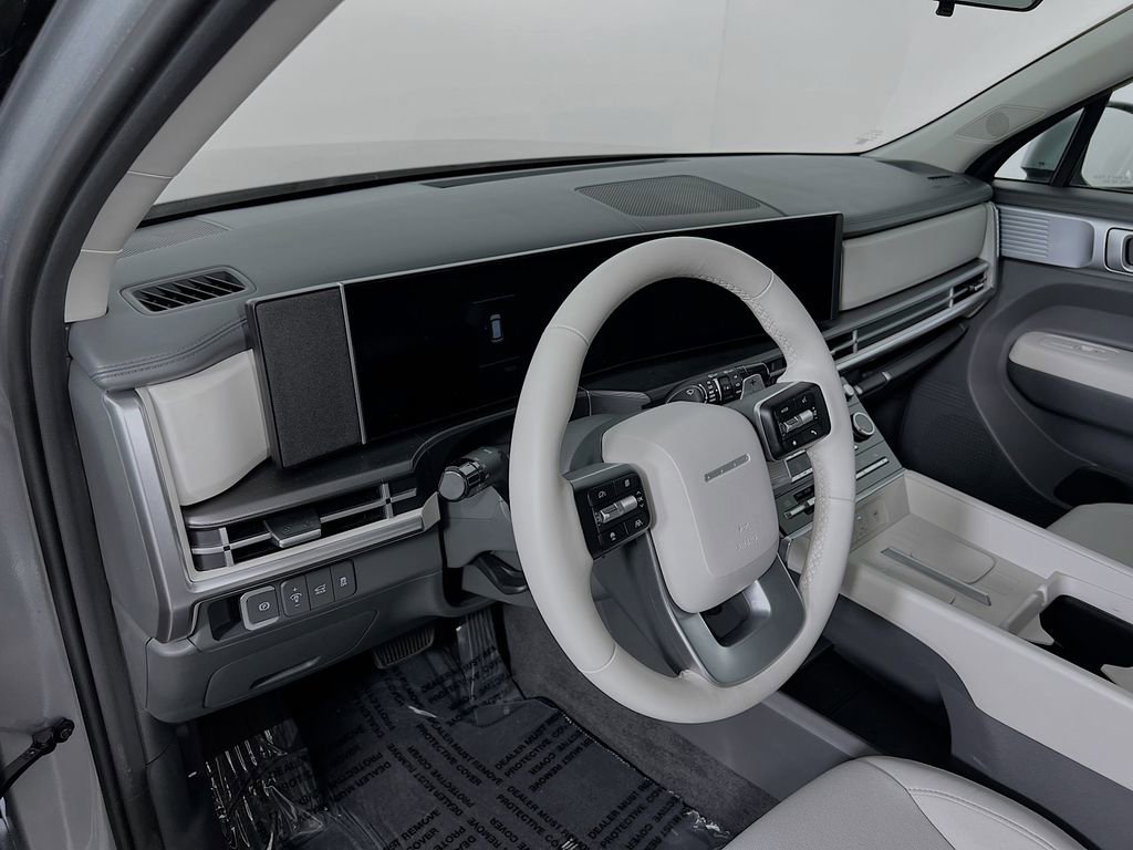 Certified 2025 Hyundai Santa Fe SE image 7