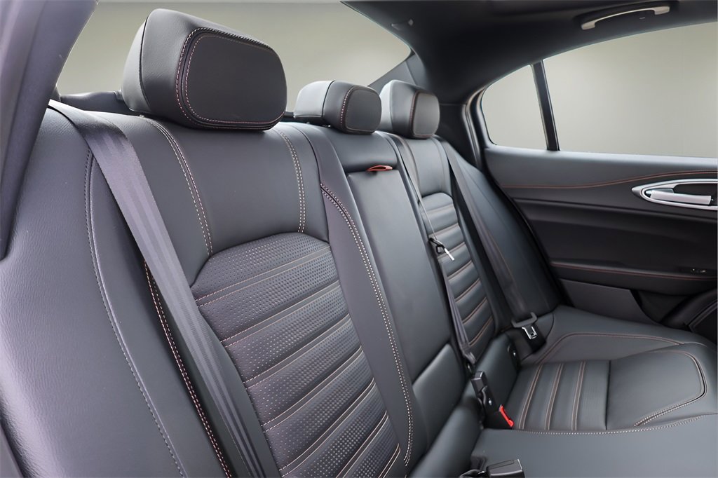 New 2025 Alfa Romeo Giulia w/ Driving Assist Package image 24