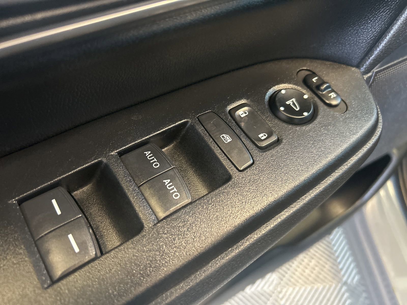 Used 2021 Honda CR-V Touring image 16