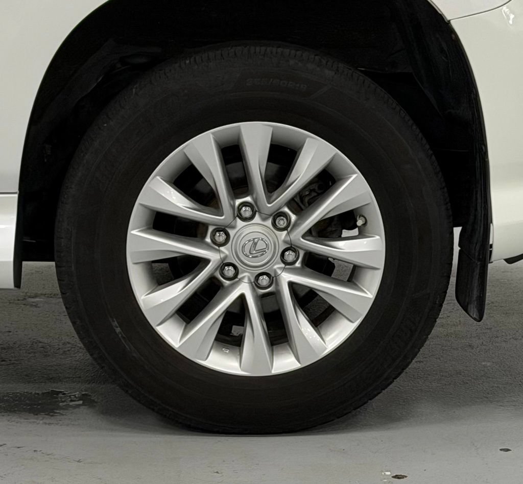 Used 2017 Lexus GX 460 AWD/4WD image 8