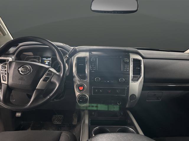 Used 2017 Nissan Titan SV image 5